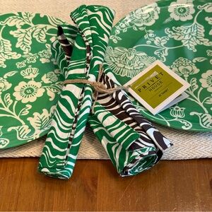 New Privet House English floral melamine Plates 2 & 2  double sided  Napkins